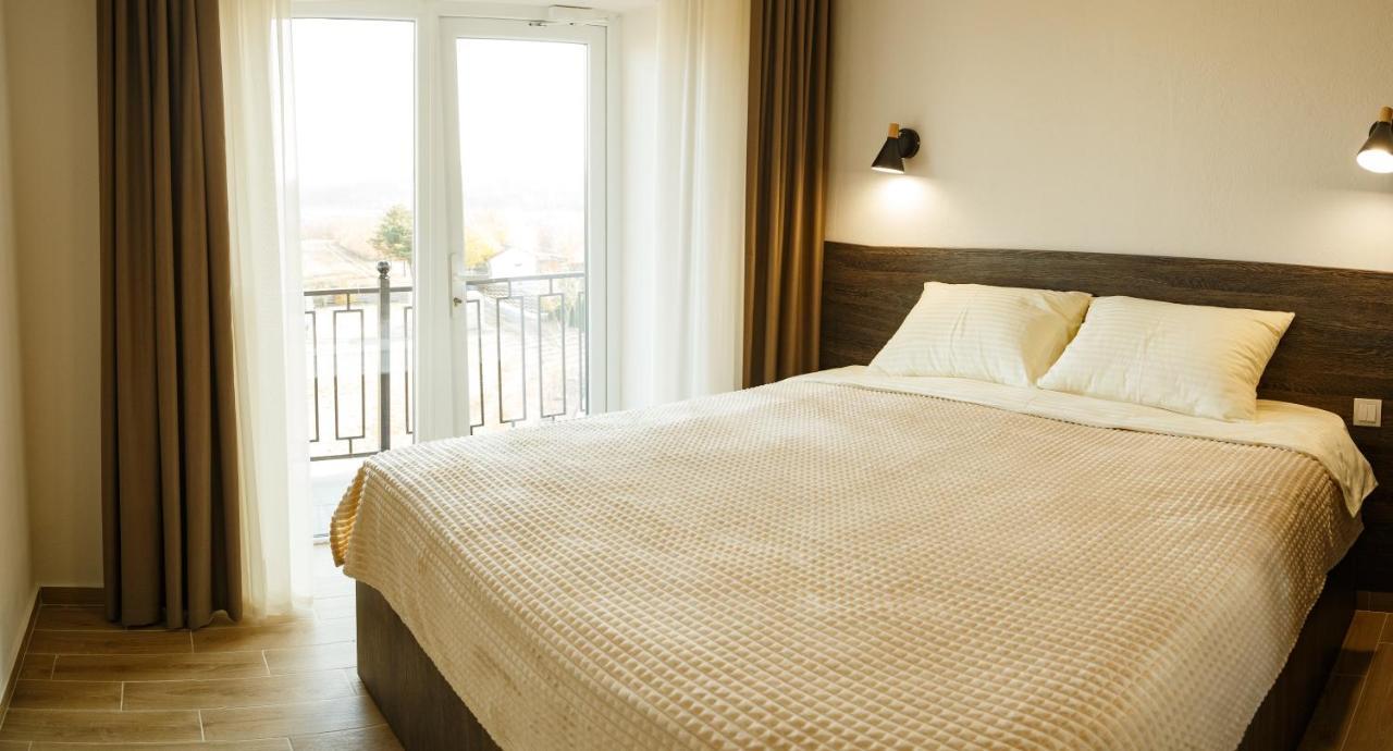 Colinele Aurii Cimislia Hotel Bagian luar foto