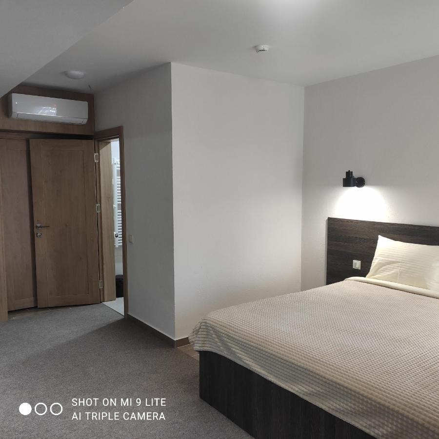 Colinele Aurii Cimislia Hotel Bagian luar foto